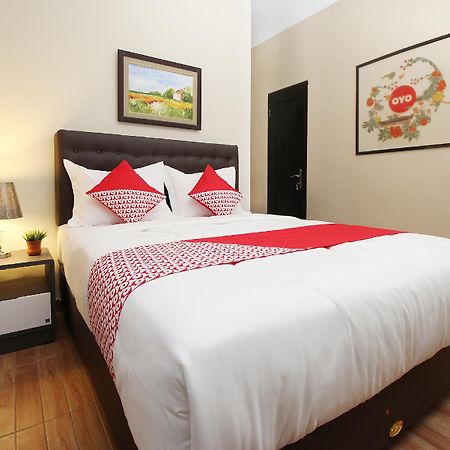 Oyo 572 Omah Gedongkuning Syariah Homestay Jogjakarta Buitenkant foto