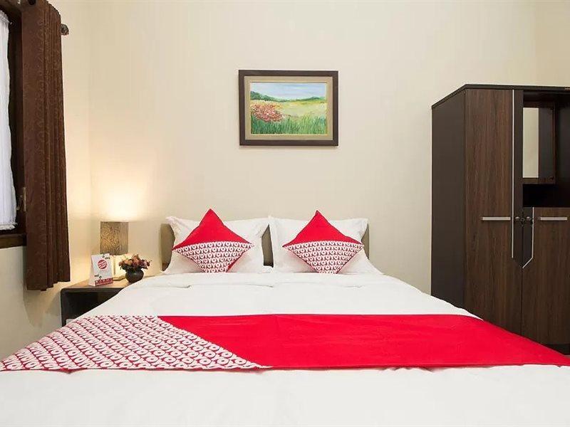 Oyo 572 Omah Gedongkuning Syariah Homestay Jogjakarta Buitenkant foto